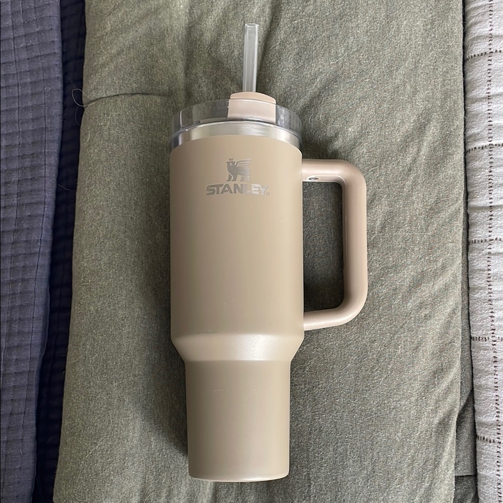 Tan 40oz Stanley